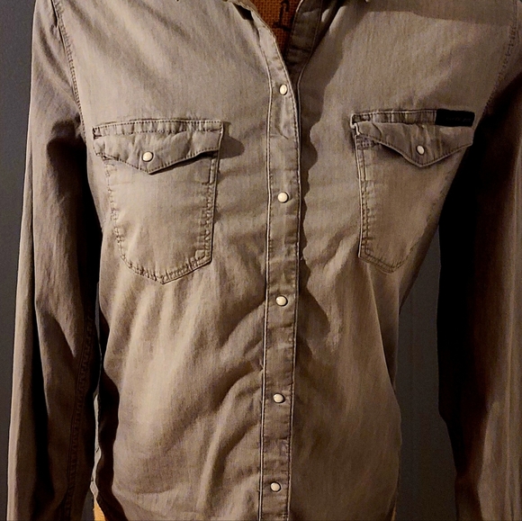 Calvin Klein Jeans Long sleeved Shirt size S/P/Ch - Picture 2 of 11
